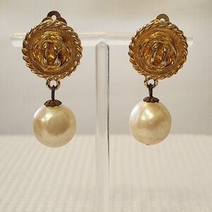 Vintage Gay Boyer Gold Tone Medallion Clip On Earrings Faux Pearl Drop Statement